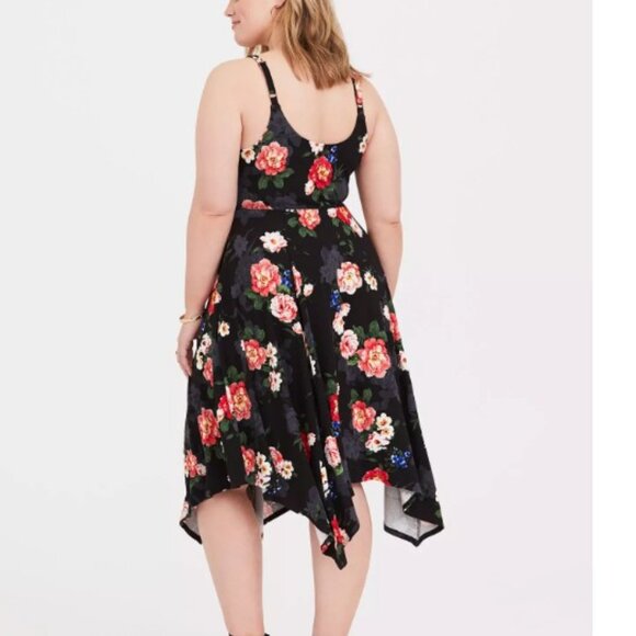 torrid brand NWT Size 4 Black Floral Trapeze Dress Floral Tank Style - Picture 3 of 7